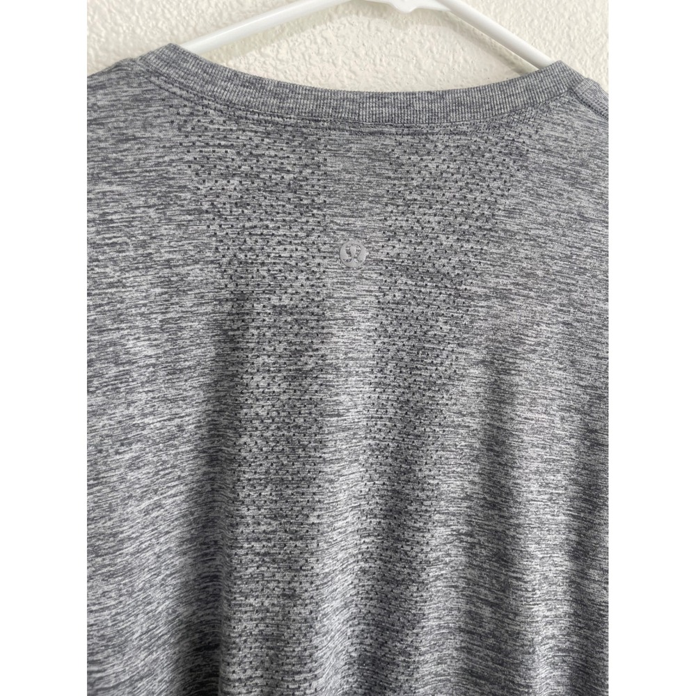 Lululemon Swiftly Tech LS 2.0 Women Size 10 Grey Excellent Heathered Crew Neck - Picture 3 of 7
